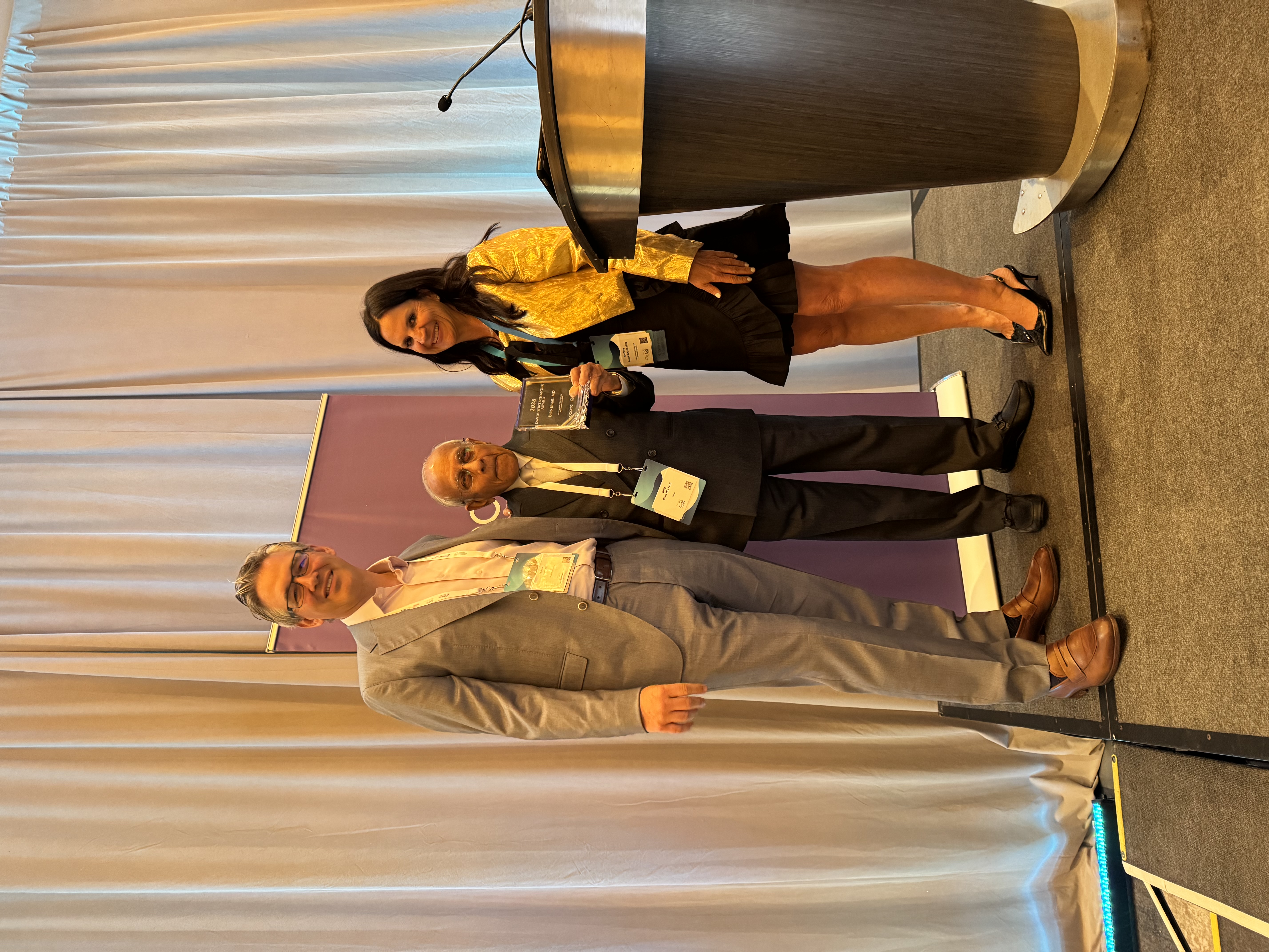 Dilip Bhatt, MD receiving David Wirtschafter Award